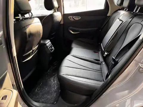 10天双车试驾：海狮05 EV和吉利银河E5，续航、空间差异在哪？