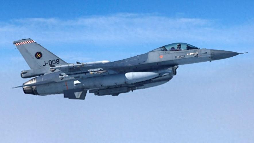 ​战火纷飞下的悲歌：F-16陨落，乌克兰，何去何从？