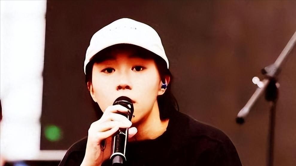 王菲怎么也想不到，大女儿如今也已经开始为她争光了