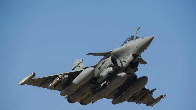 印巴冲突中，歼10和苏30牵动中俄之间的较量，巴铁能否完胜印度？