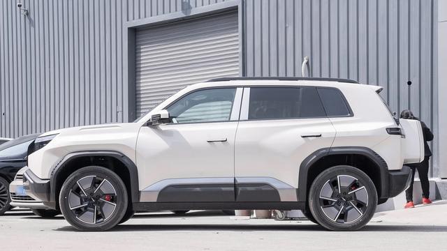 比亚迪又来王牌！13万多的“方盒子”，422马力4.9秒破百，能成？