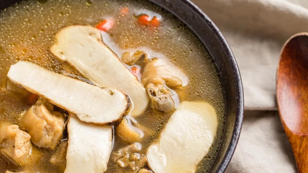 舌尖上的千年贵公子：松茸的凡尔赛菌生与人类吃货的卑微追逐