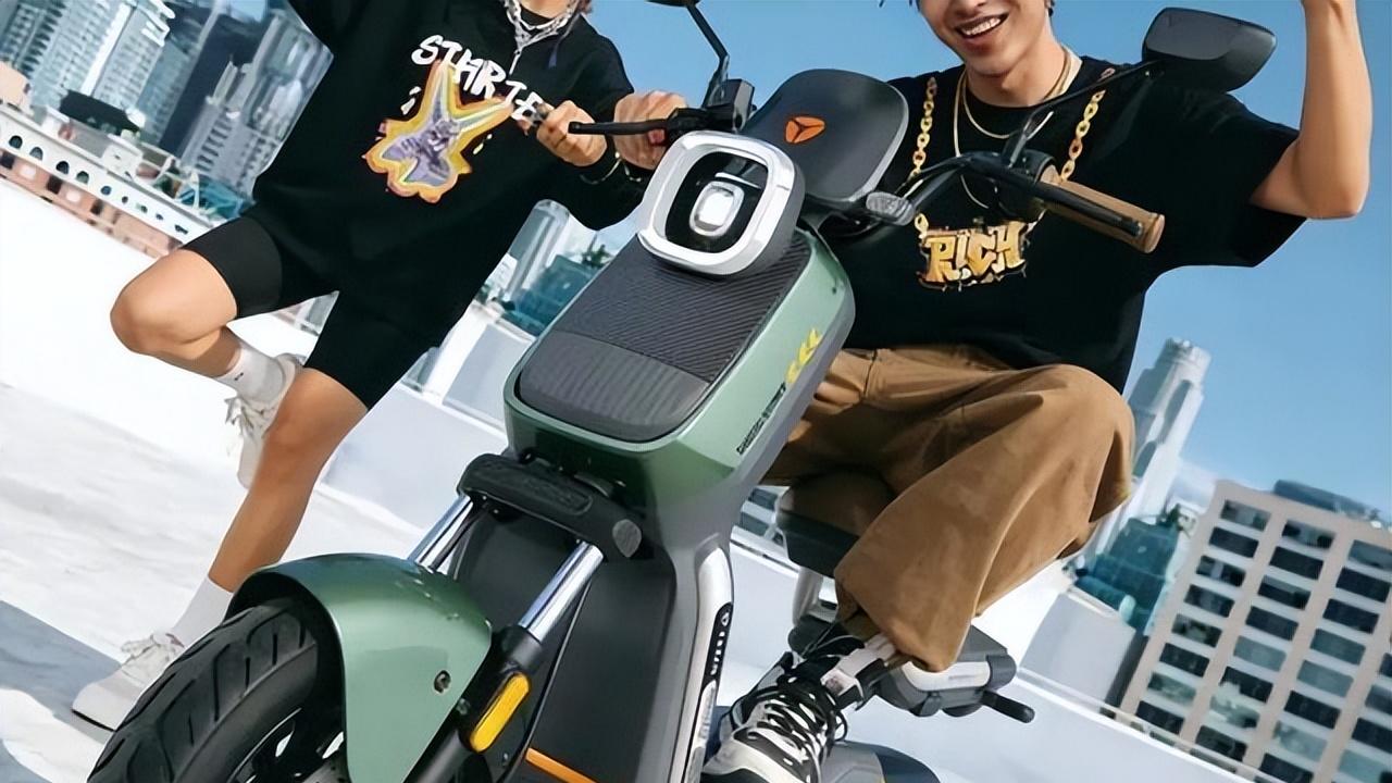 雅迪、新日推出合规电动自行车，哪款更适合作为通勤工具？实测对比揭晓