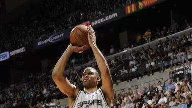 湖人力克火箭终结其三连胜，小史密斯：此役宛如季后赛缩影