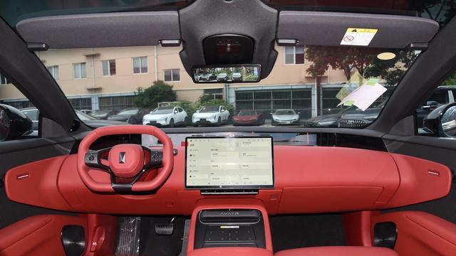 小米SU7对比阿维塔12，谁更值得买？