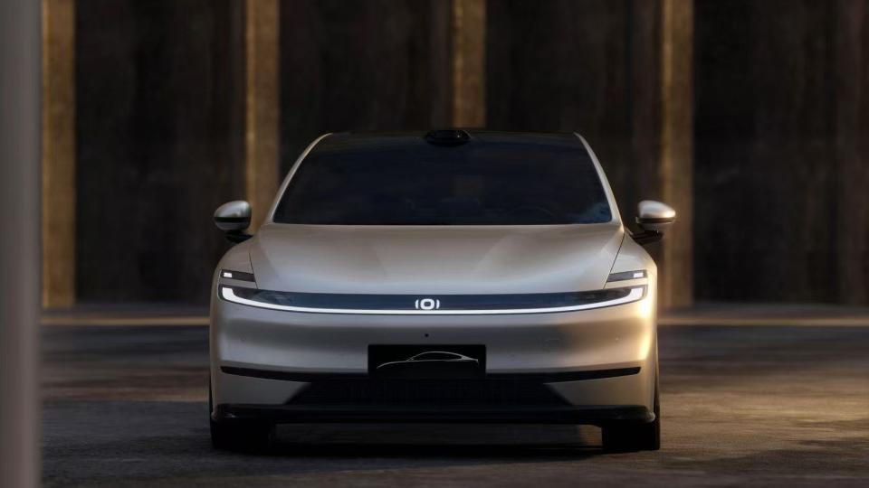 马瑞利推出集成触控技术的全功能一体式贯穿前照灯，携手长安启源A06，引领照明交互新体验