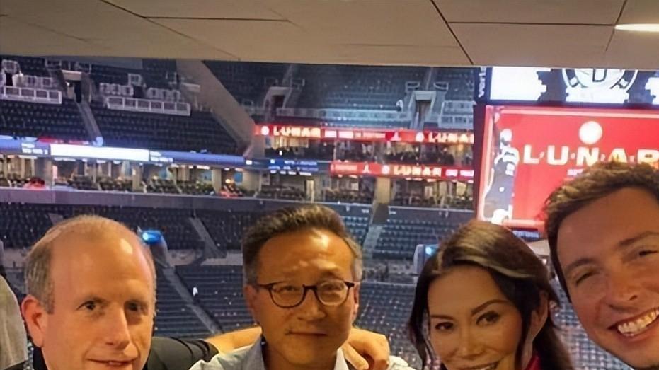 山东姑娘闯美国，二婚换绿卡，一巴掌打红名利场