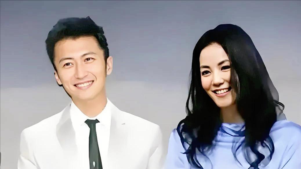 谢霆锋穿破洞裤逛街，王菲与他随性过日子，这才是是浪漫的爱情！