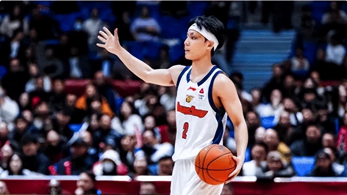 广东男篮险胜广州，胡明轩状态依旧差，多次被杜锋疯狂输出