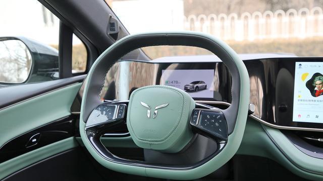 红旗入局纯电中大型车，高颜值，续航820km，轴距3米