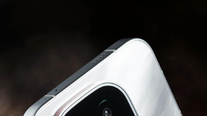 国风科技碰撞，iQOO 15独有凌云配色10.20揭更多亮点