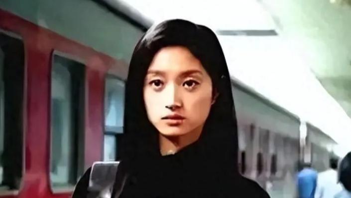 她是最干净女演员，因受不了导演潜规则，如今去哪了？