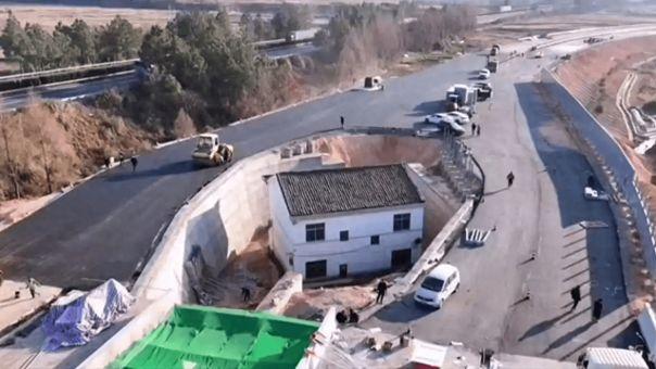 钉子户后悔没答应拆迁 金溪绕城公路路中房事件最后没有赢家