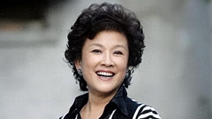 演员宋春丽：我这辈子做的最正确的事，就是在61岁的高龄当妈妈