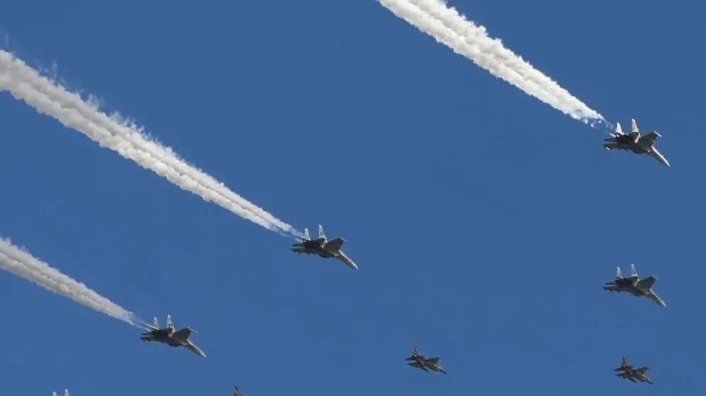 火控雷达照射疑云：当歼-15遇见F-15，谁在玩火？