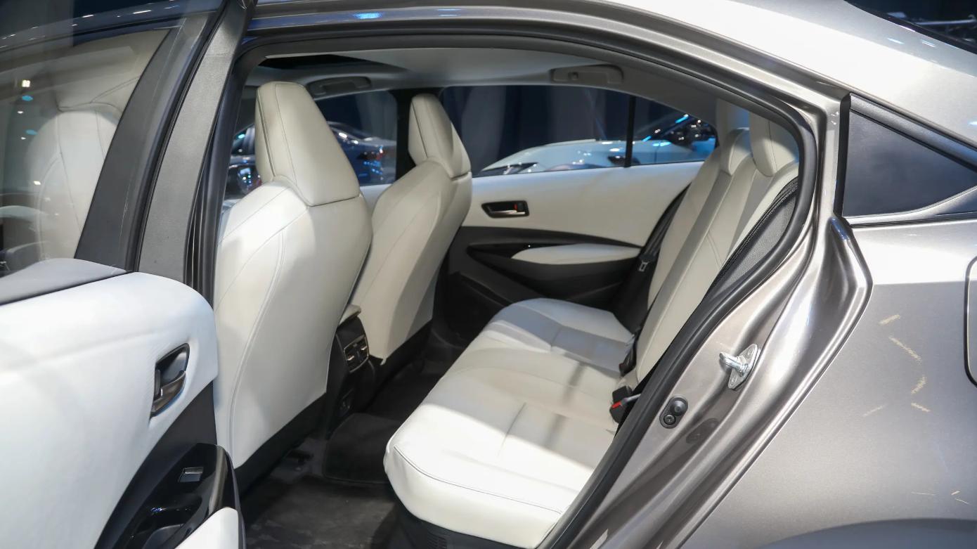 2026款卡罗拉将上市，轴距拉长，内饰精装，价格决定成败？