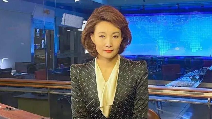 李梓萌：从出错新人到央视台柱子，不婚也精彩