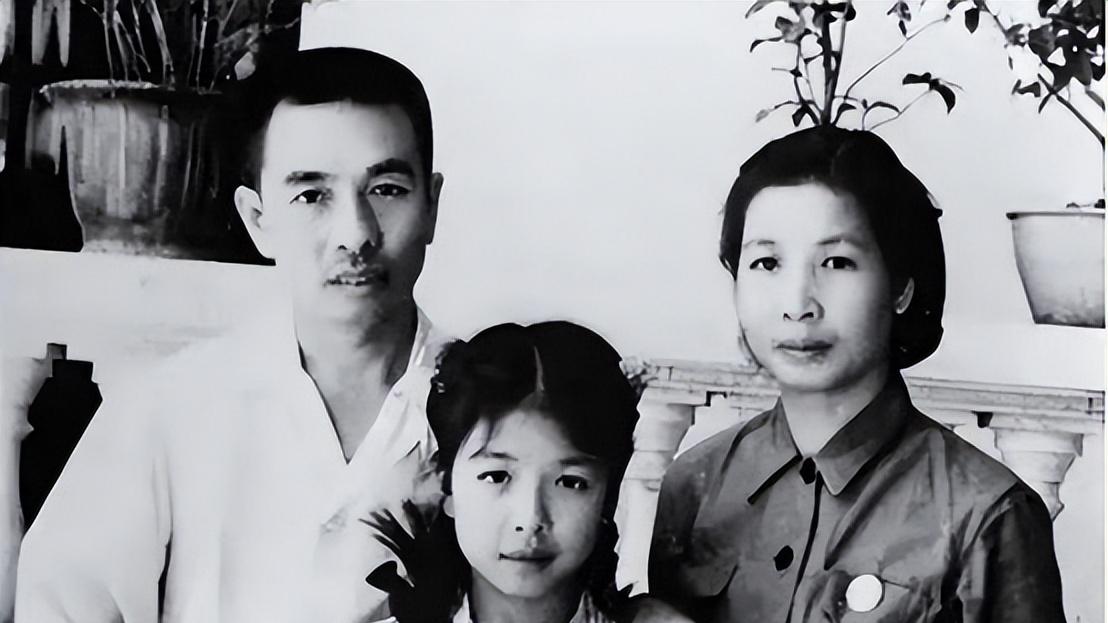 1967年听到一则广播后，陶铸两眼发直：姚文元这是置我于死地啊