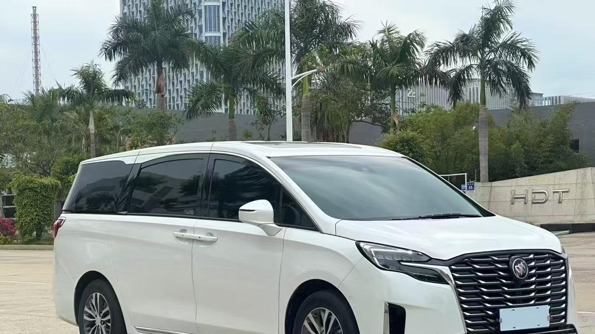 2022款别克GL8ES陆尊，2万公里准新车，商务接待气场依旧在线