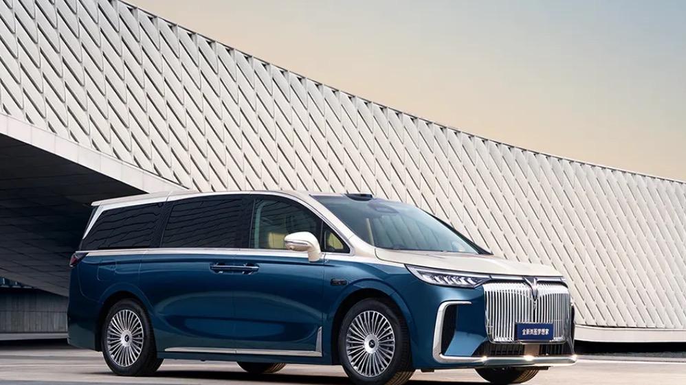 岚图“带血”赴港：一场“国家队”的绝地求生