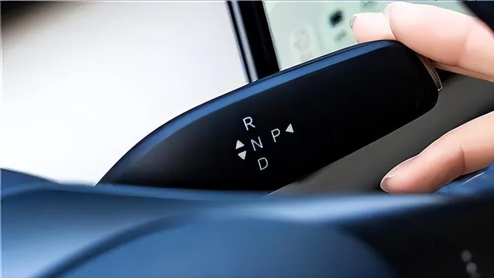 比亚迪，造了台纯电怪兽，这下压力给到了小鹏