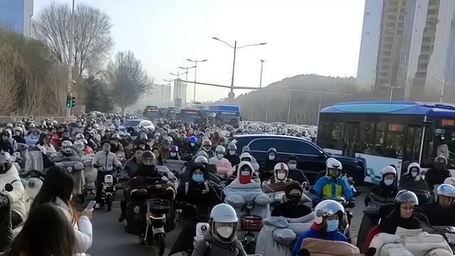 真实热点丨摩托车解禁的风又被央视网吹起，为什么不能太当真？