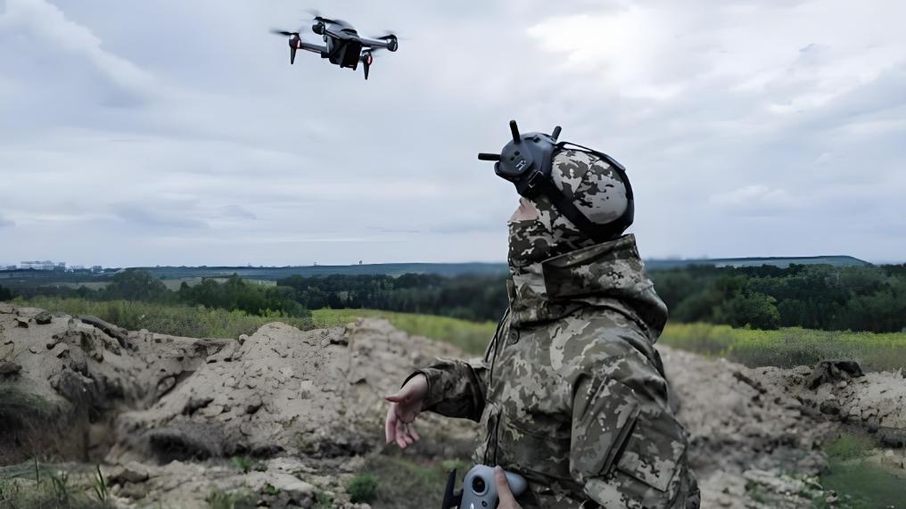 利沃夫遭140架无人机，俄乌冲突来最大规模袭击，4死8伤暴露防空漏洞