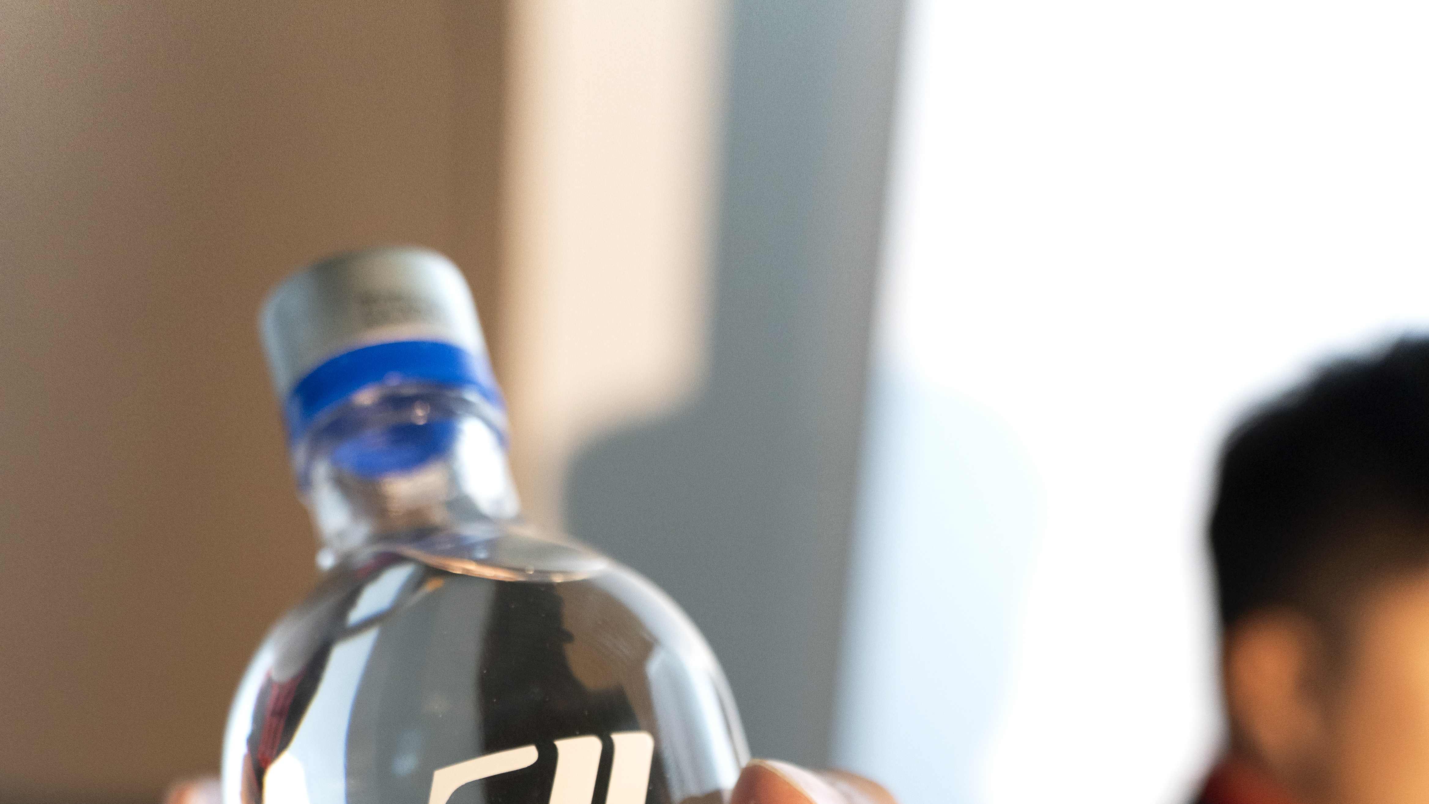 年轻人爱上白酒的秘密：从祝先生追光看“新派清香”的崛起