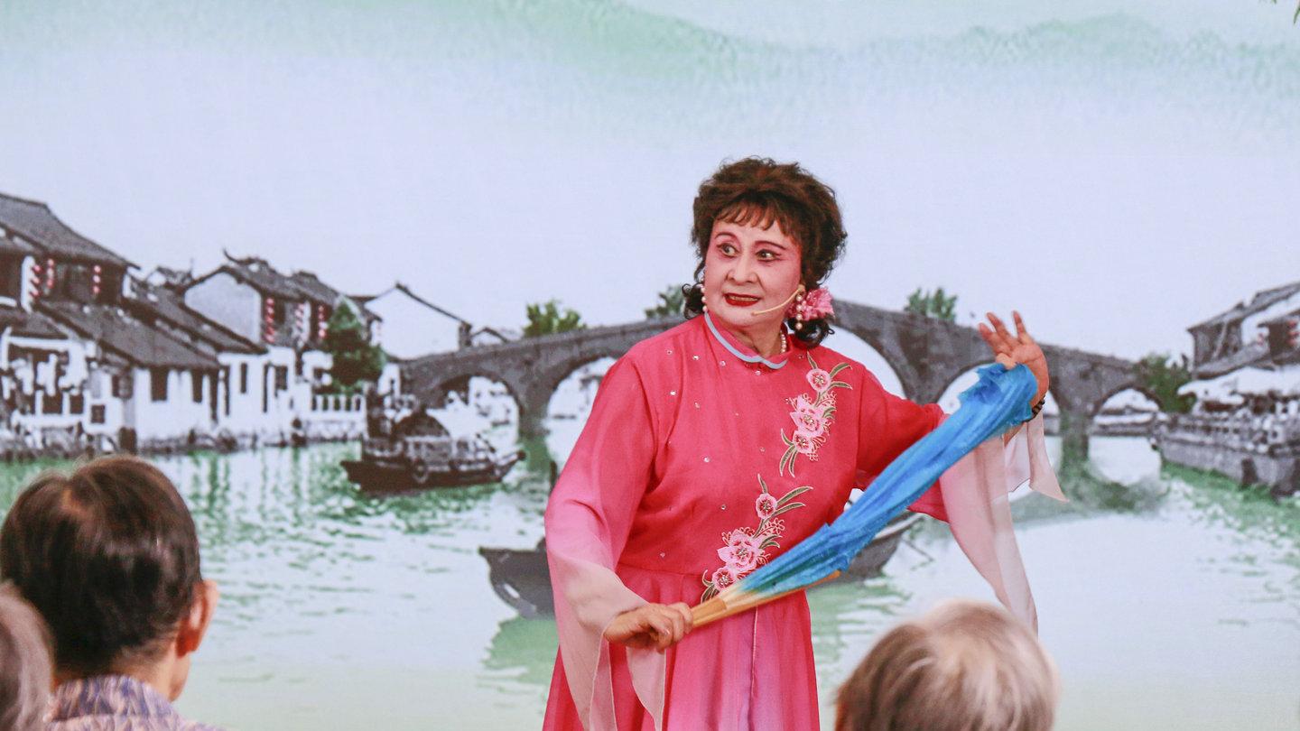 戏韵润基层 传承暖金秋——上海市徐汇越剧团基层文化服务结硕果