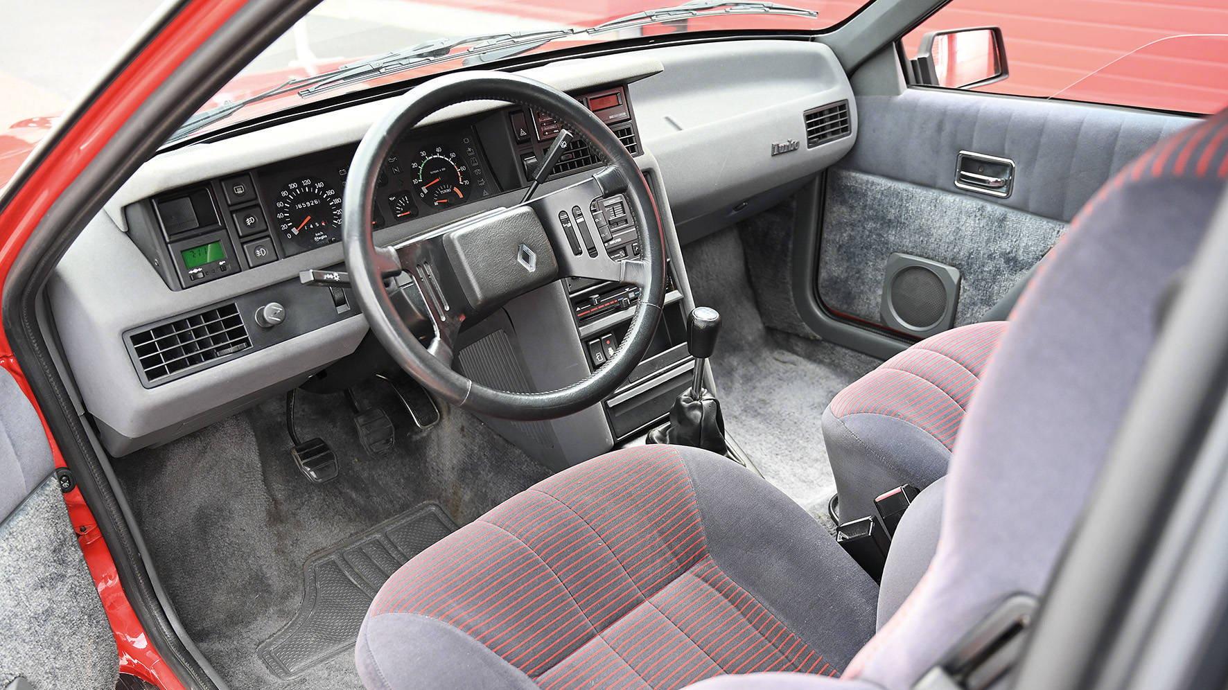 八十年代法式轿跑的璀璨与遗憾：雷诺Fuego