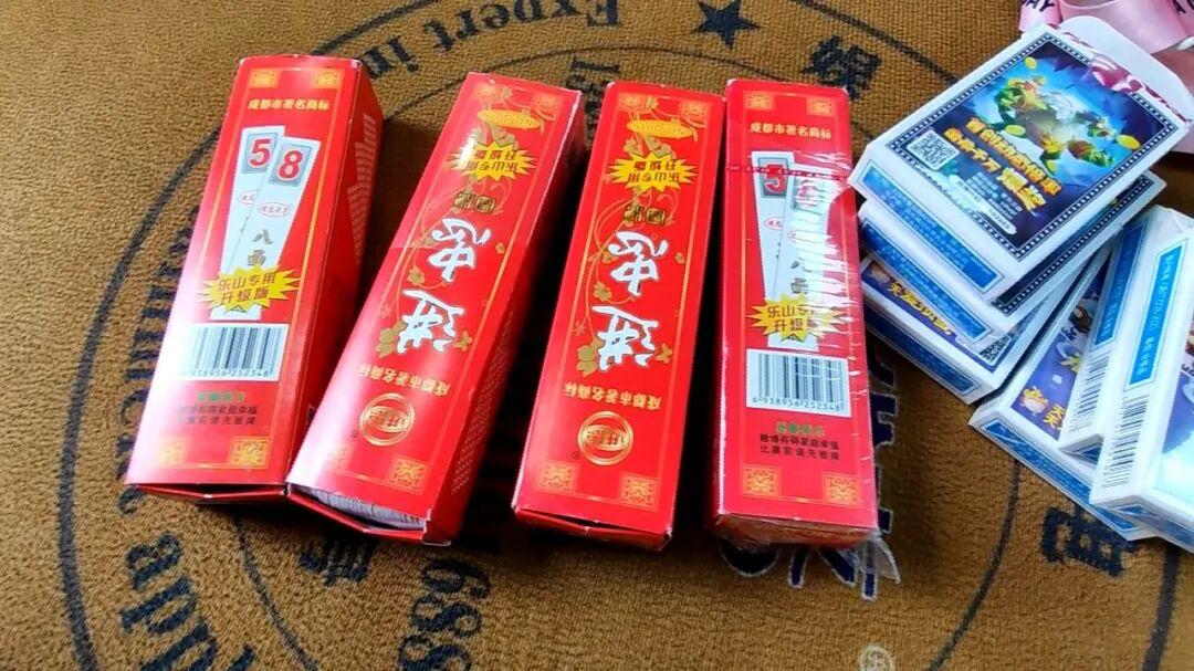 超市停个车的功夫，100副贰柒拾没了！失主苦笑：偷去一辈子都打不完