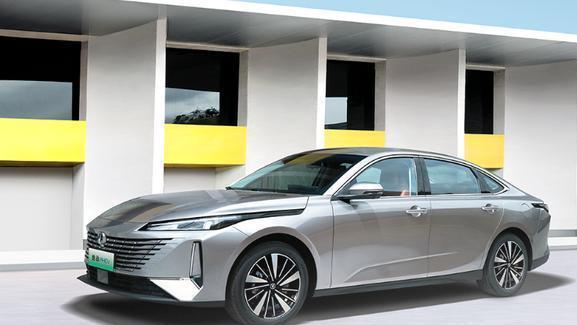 10万级插混新车来袭，续航超千公里，亏电油耗仅5升左右