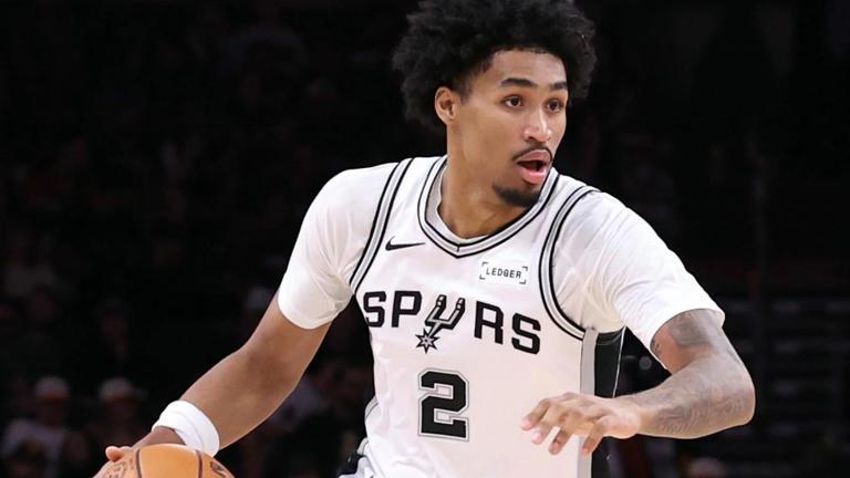 脸都不要了！鹈鹕3胜22负坐穿西底，锡安替代者轰大三双，马刺榜眼准绝杀