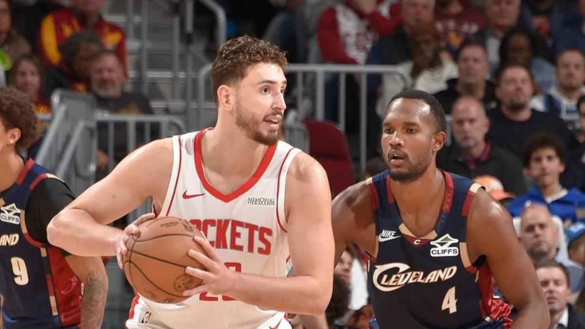 23岁申京太狠了！才打13场 创火箭队史58年第一神迹 奥拉朱旺没做到