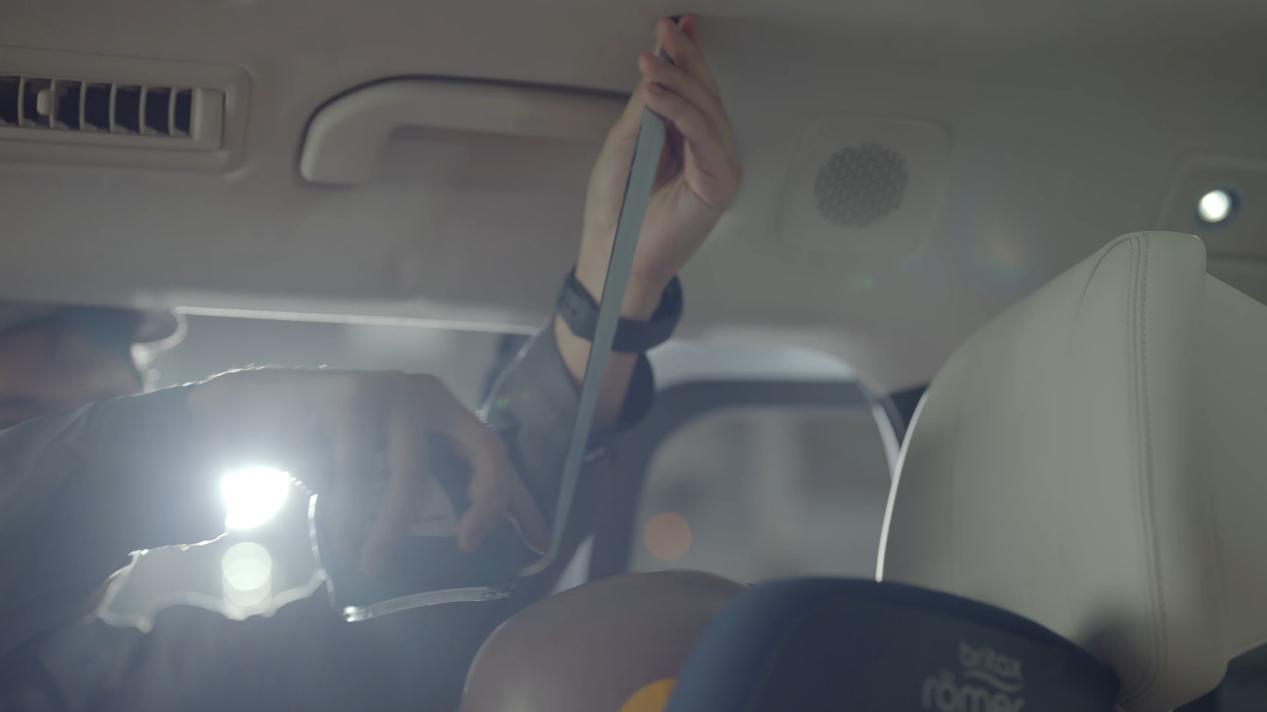 全球最严苛美标追尾测试，第三排稳如磐石，2026款夏这波安全我直接跪了！