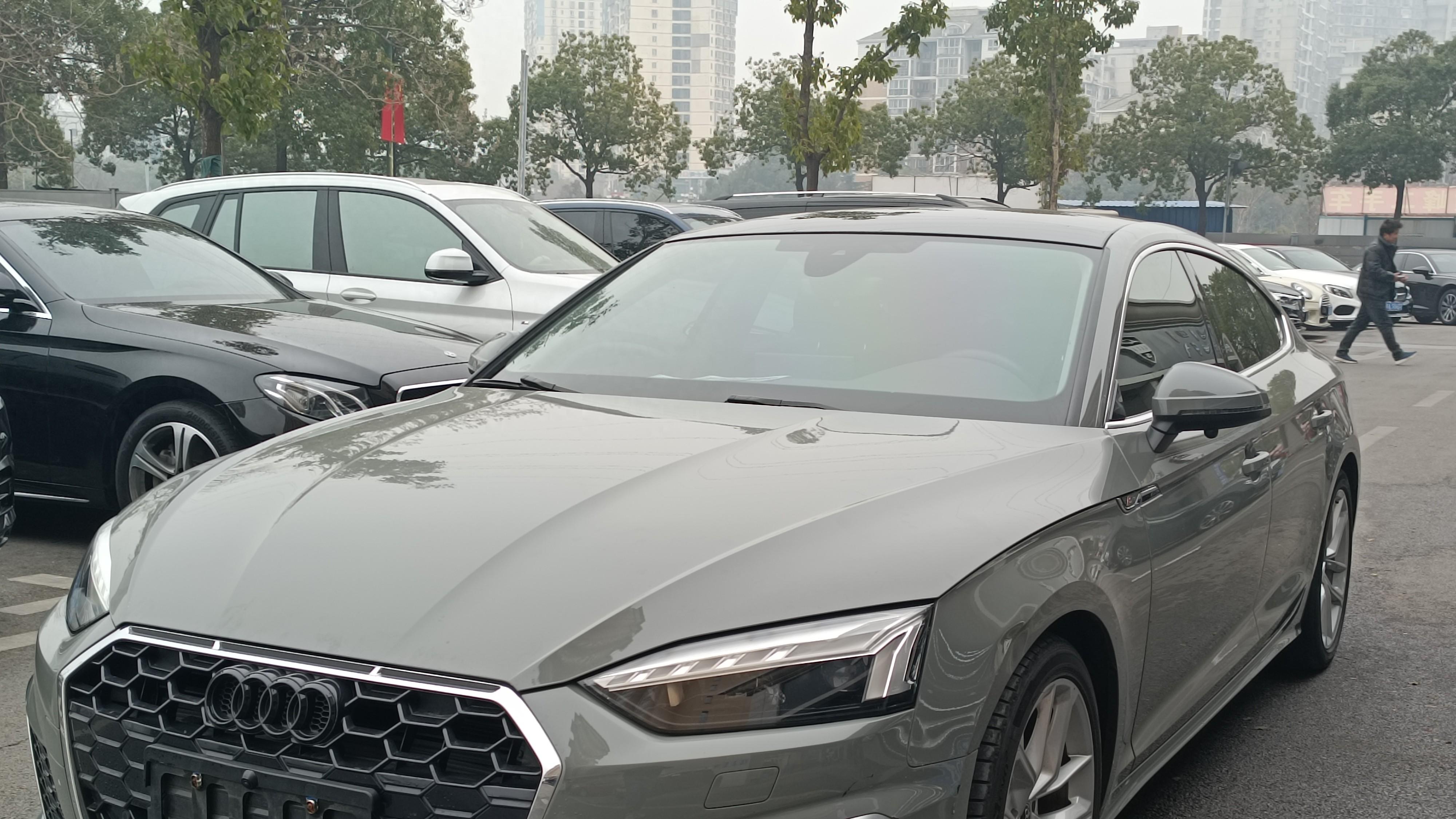 21款奥迪A5Sportback，4万公里一手车，优雅从容新选择！