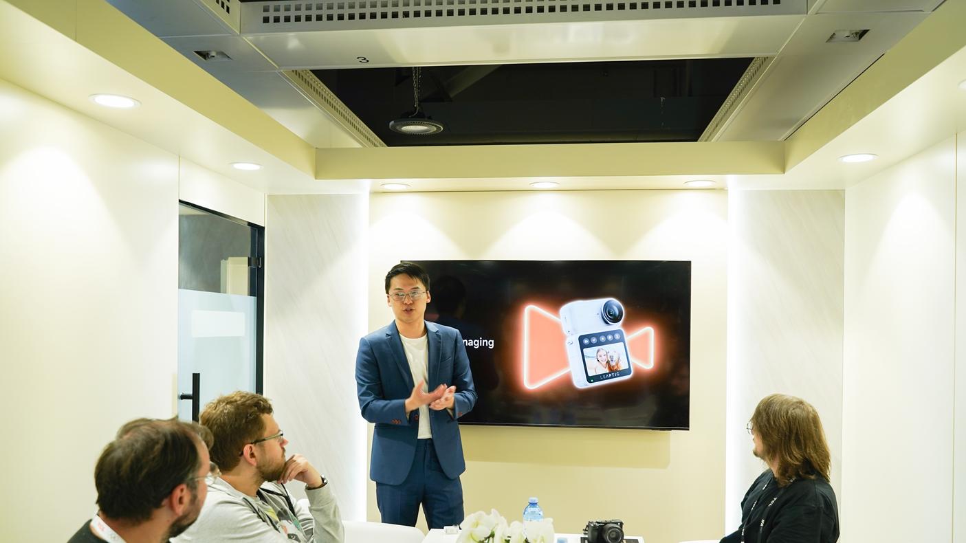 全球首款“听懂人话”运动相机亮相，光子跃迁LEAPTIC正式官宣