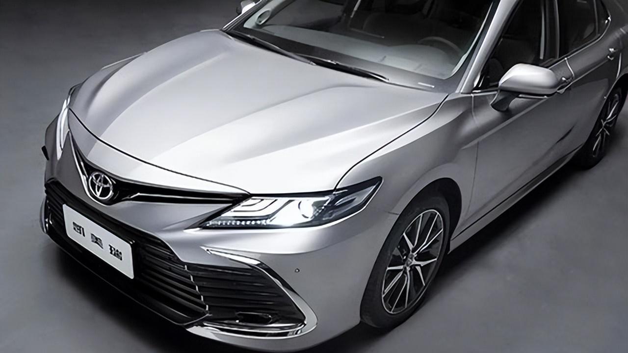 燃油车时代落幕？十年凯美瑞车主换电，五年省下十万元