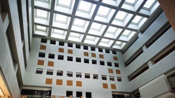 日吉华清水板在室内装饰中的运用