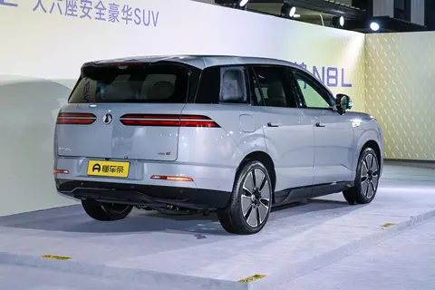 腾势N8L DM：5米2六座大SUV，家用有多香？