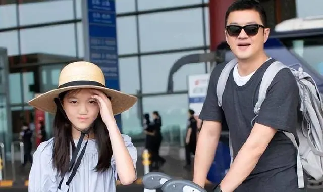 李嫣经历 4 次手术后变成这样了，王菲洗脱“罪名”，网友：只怪李亚鹏的基因太“优秀”
