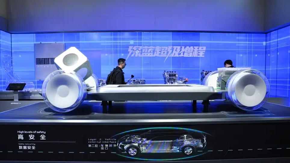 增程车“失宠”了？销量罕见出现了“三连跌”