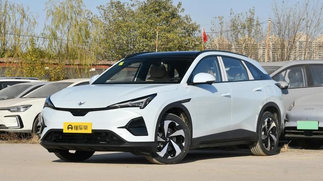 一汽丰田bZ5正式交付，售价12.98万元起，对标零跑C10实力不俗