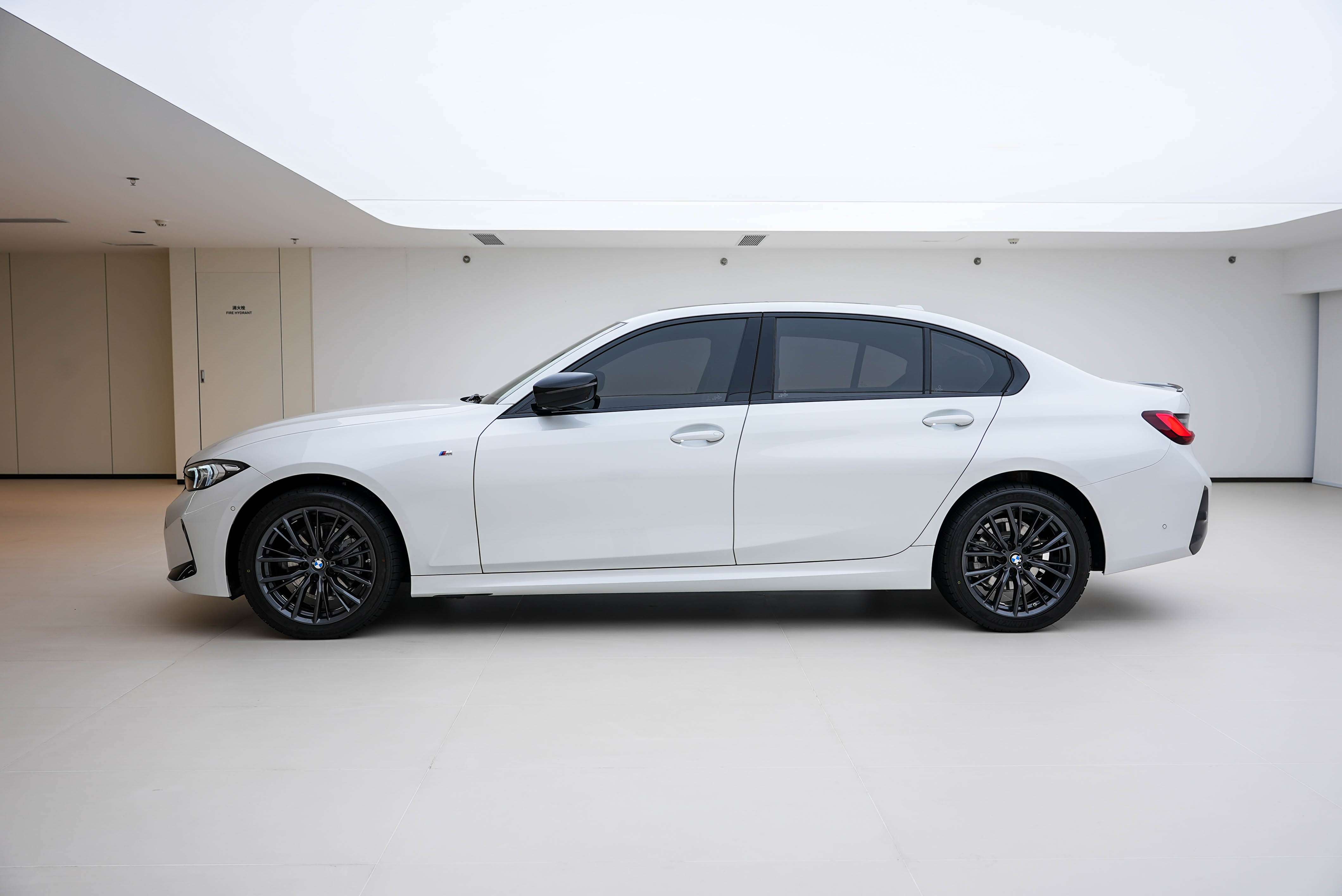 2023款宝马325Li M运动曜夜套装，落地不到一年，2千公里准新车！