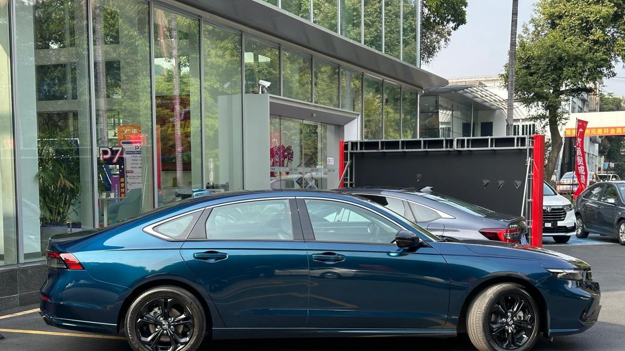 换脸成功！2025款“本田雅阁”进店，尺寸近5米，竞争新帕萨特