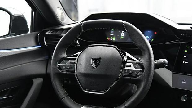 法系跨界轿车有操控有颜值性价比很高解读标致408X