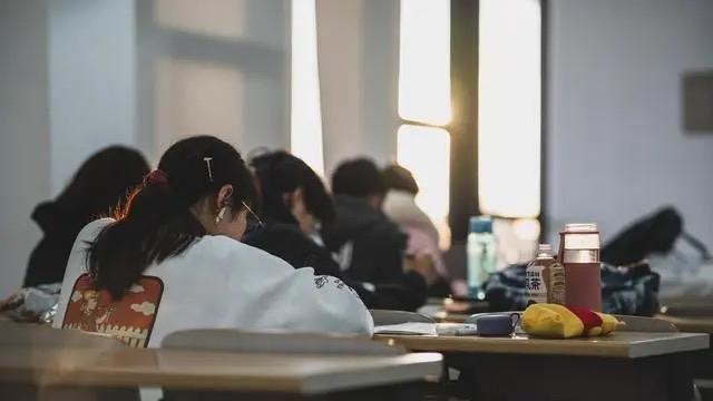 15岁不上学，学厨师好吗