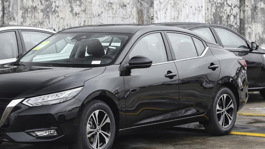 日产轩逸：跌到8.28万，油耗4.9L，30天狂甩46696辆