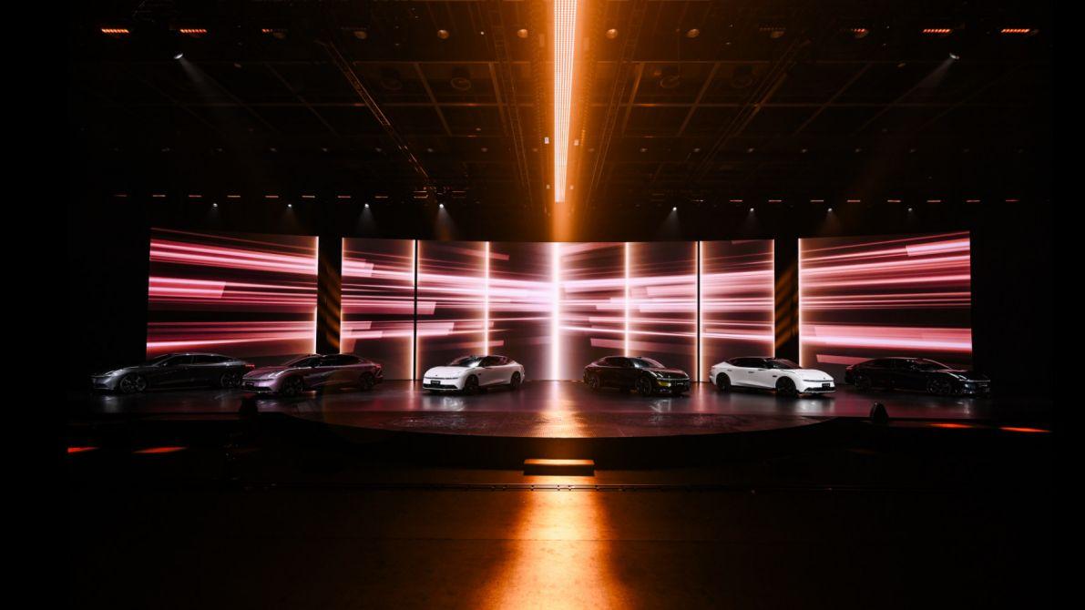 智能电混四驱轿车领克10 EM-P正式上市, 预售价太惊喜了！