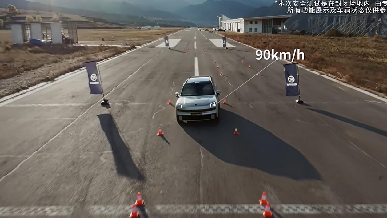 领克900极限操控挑战：重新定义新能源六座SUV标杆